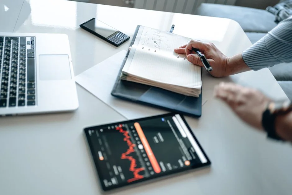 Data-Driven Decision Making: Architectural Requirements and Implementation for Small Businesses