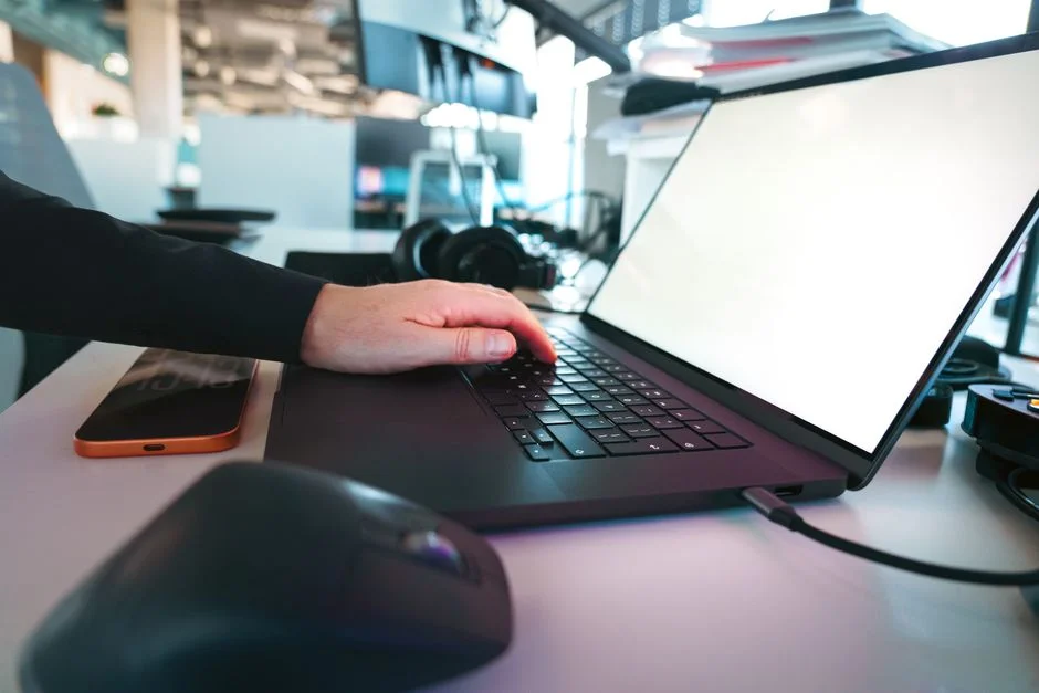 Middleware vs Direct API Integration for Legacy Systems: A Technical Architectural Analysis