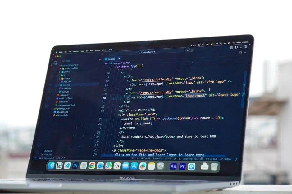 React vs. Vue.js: A Technical Decision Guide for Startup Founders