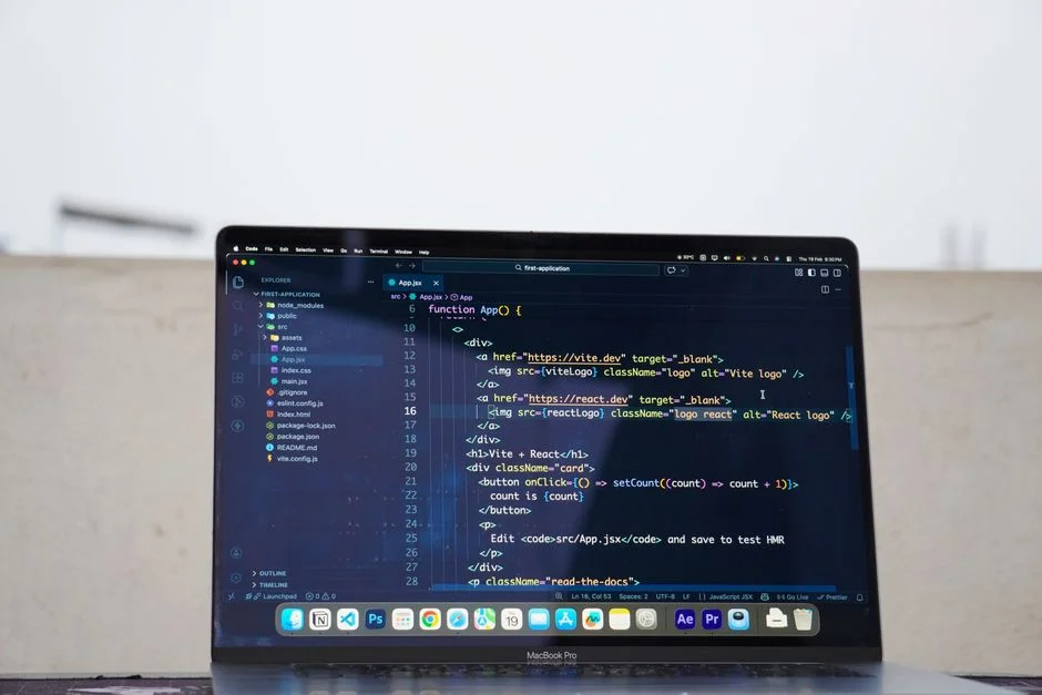 SaaS vs. Custom Software: A CTO’s Decision Framework for Small Business
